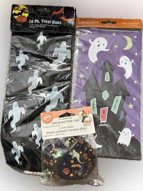 New Purple Black Ghost Halloween Treat Bags & Wilton Baking Cups Holiday Fall